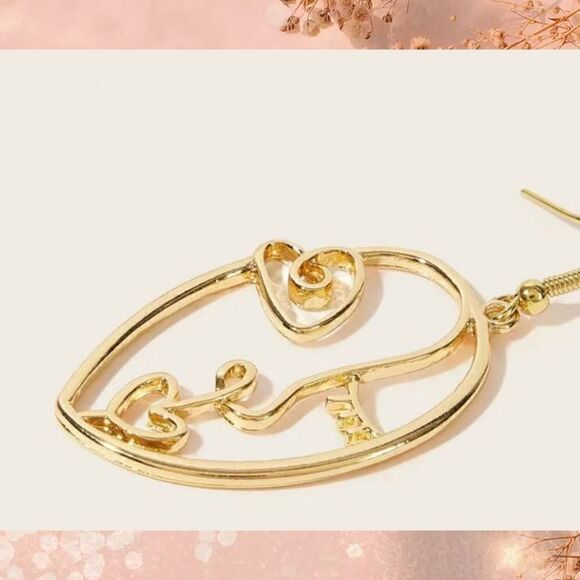 Women's Face Shaped Earrings in Yellow Gold Overlay NWOT - Picture 4 of 7